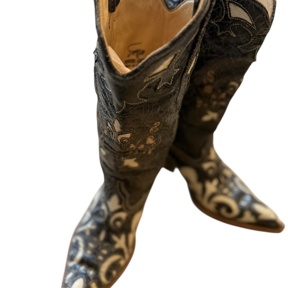 Stylish Black and White Ankle BootsUrban Cowgirl